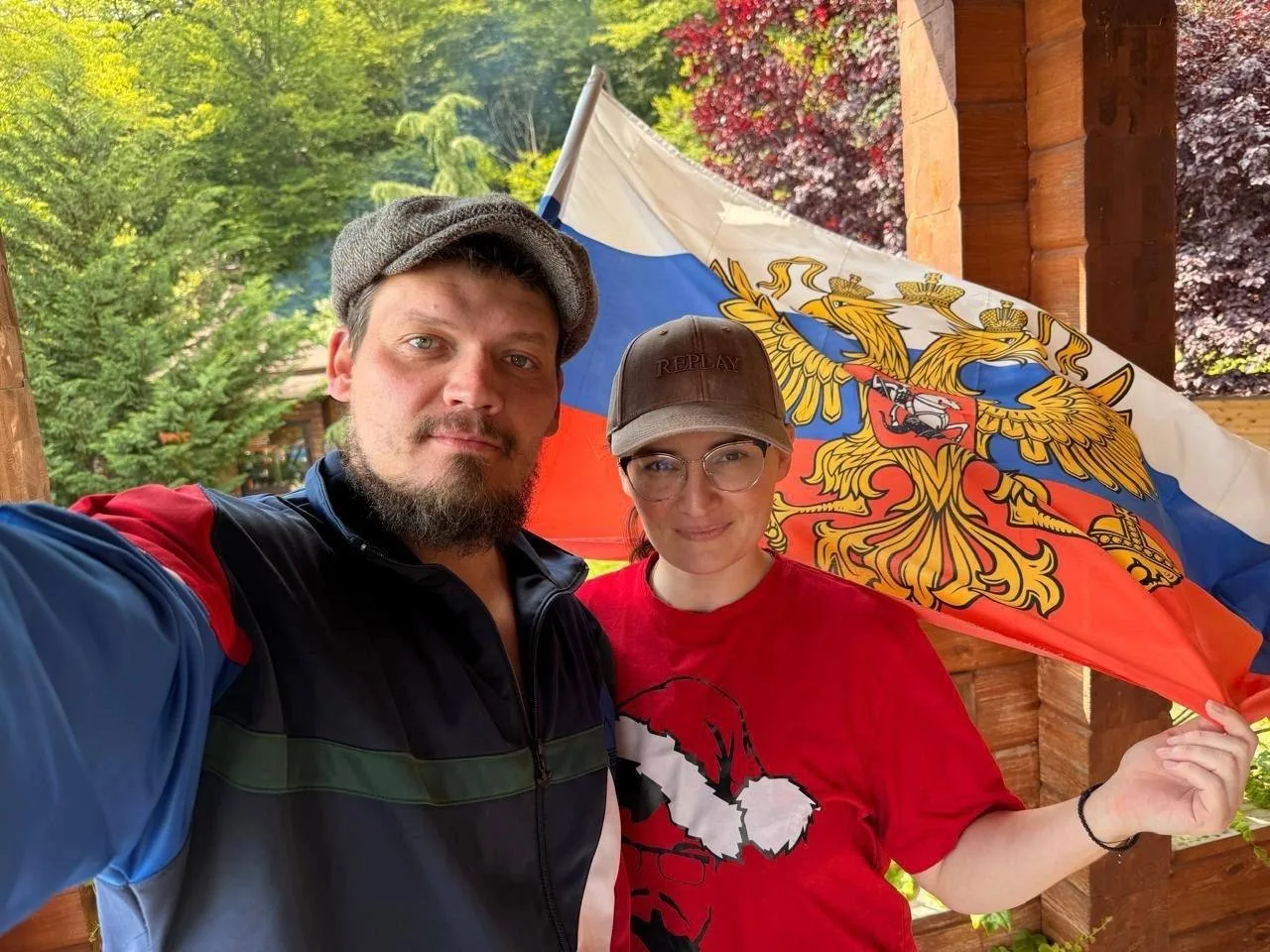С Днём России, друзья! 🤍💙❤️

В честь праздника мы дарим вам дополнительную скидку 15% по промокоду