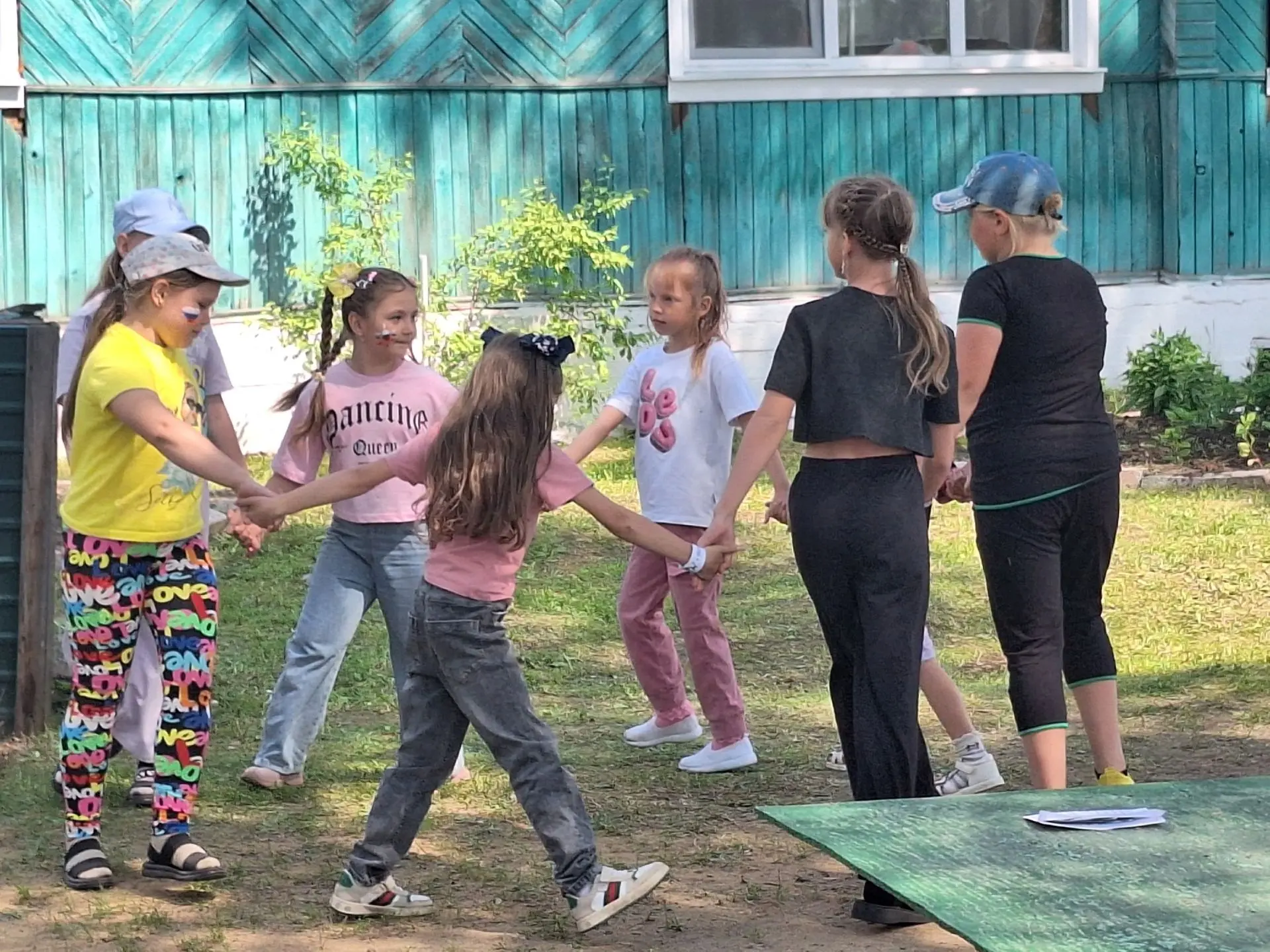 Солнце☀️ Детство👦 Спорт ⚽️ Отдых 🥳

Лето — отличная пора игр, развлечений, азарта и солнечного зад