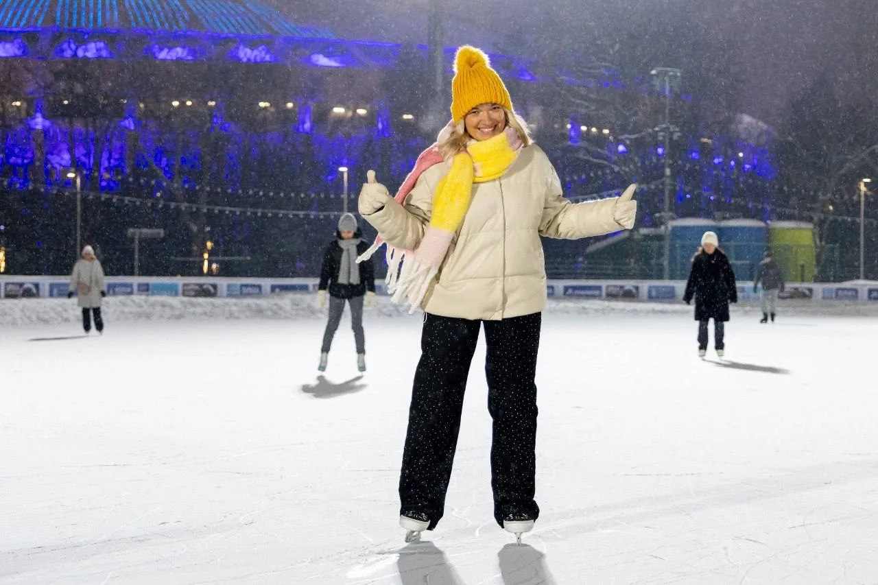 ⛸️Ждём вас на тренировках по катанию на коньках на нашей флагманской площадке в «Лужниках»!  Здесь, 