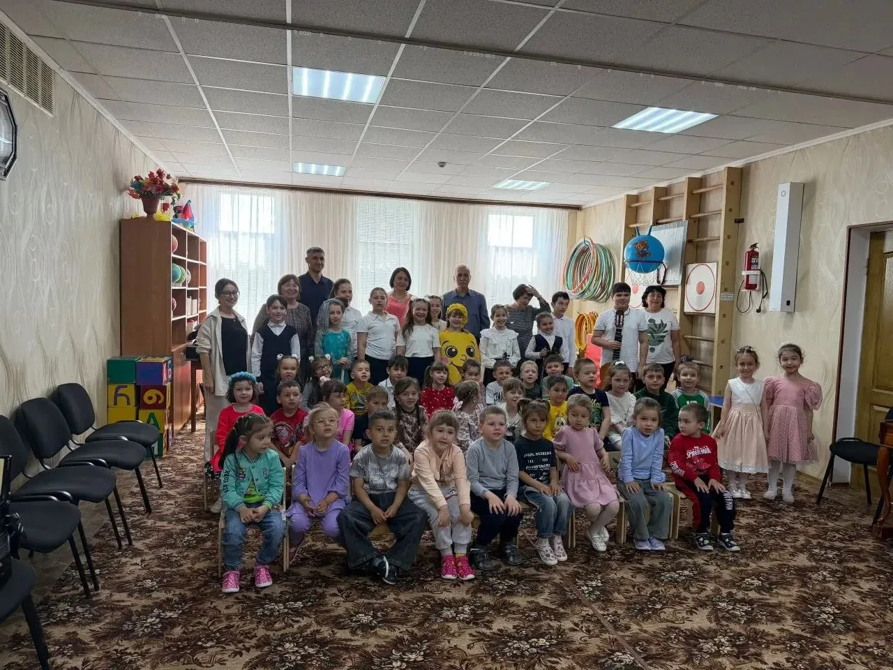 Всюду с нами музыка рядышком живёт