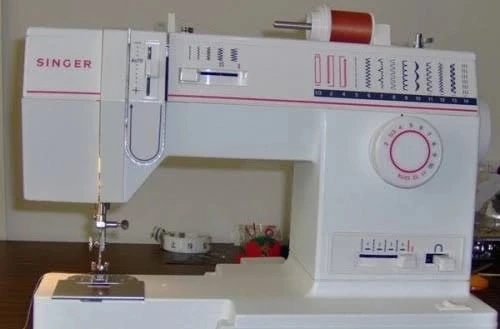 Продам швейную машину Зингер. 5000р. Заберёте до конца месяца, то отдам за 4000р. Звони...