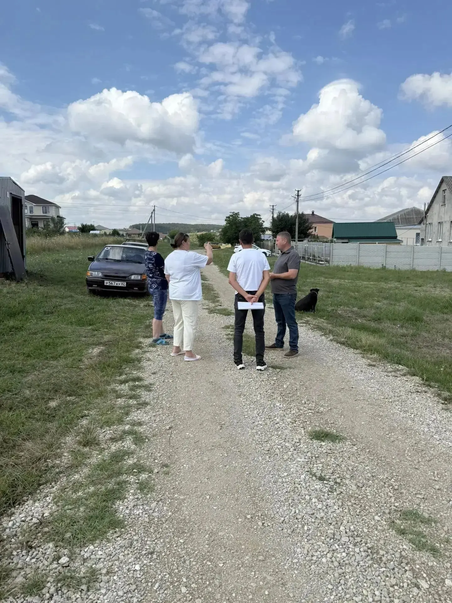 Председатель Трудовского сельского совета — глава администрации поселения - Пётр Каминский совместно