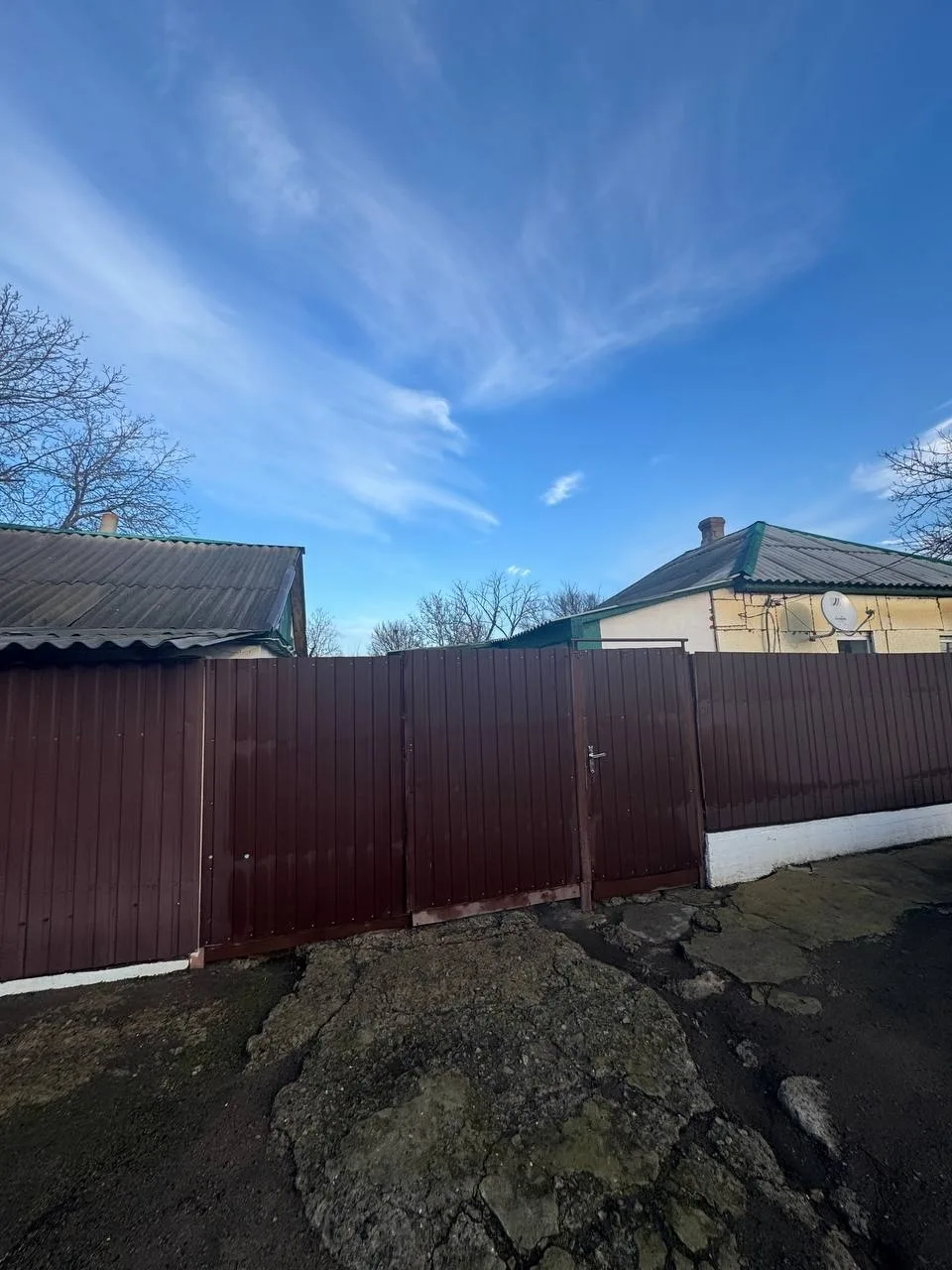 ПРОДАЖА УЮТНОГО ЖИЛОГО ДОМА В ЗУГРЭСЕ

🏡 Посёлок Южный, Зугрэс улица Мира— прекрасное место для спо
