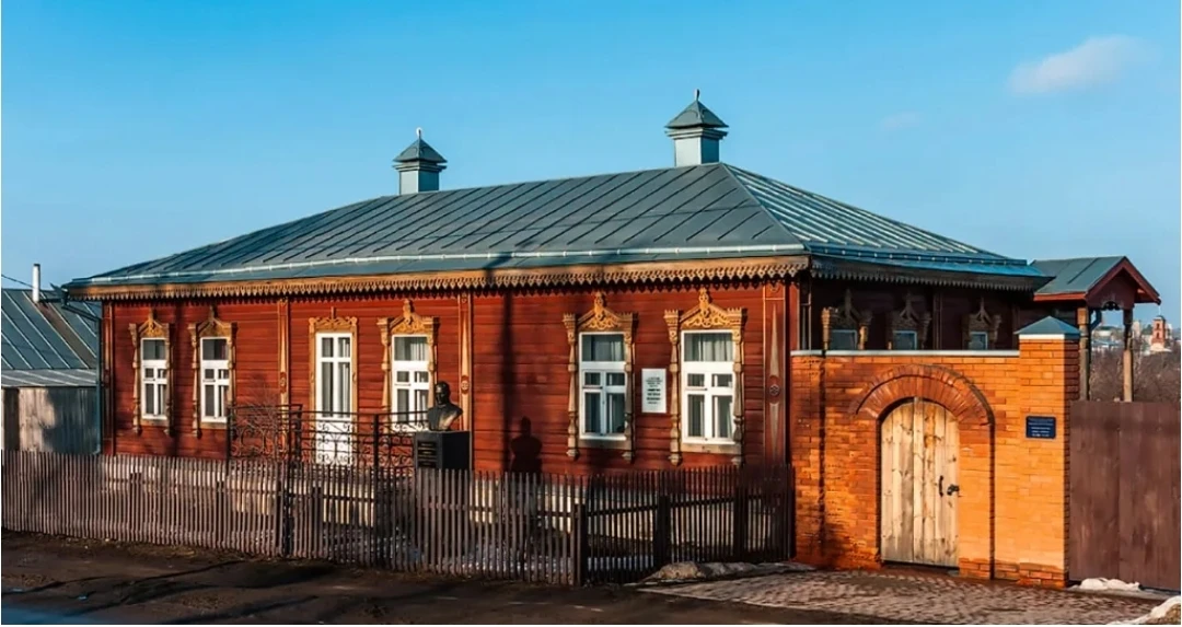 🎉 Дом‑музей Е. И. Замятина в Лебедяни 😍

📍 Находится на ул. Ситникова, 14.

📖 В этом доме в 1884