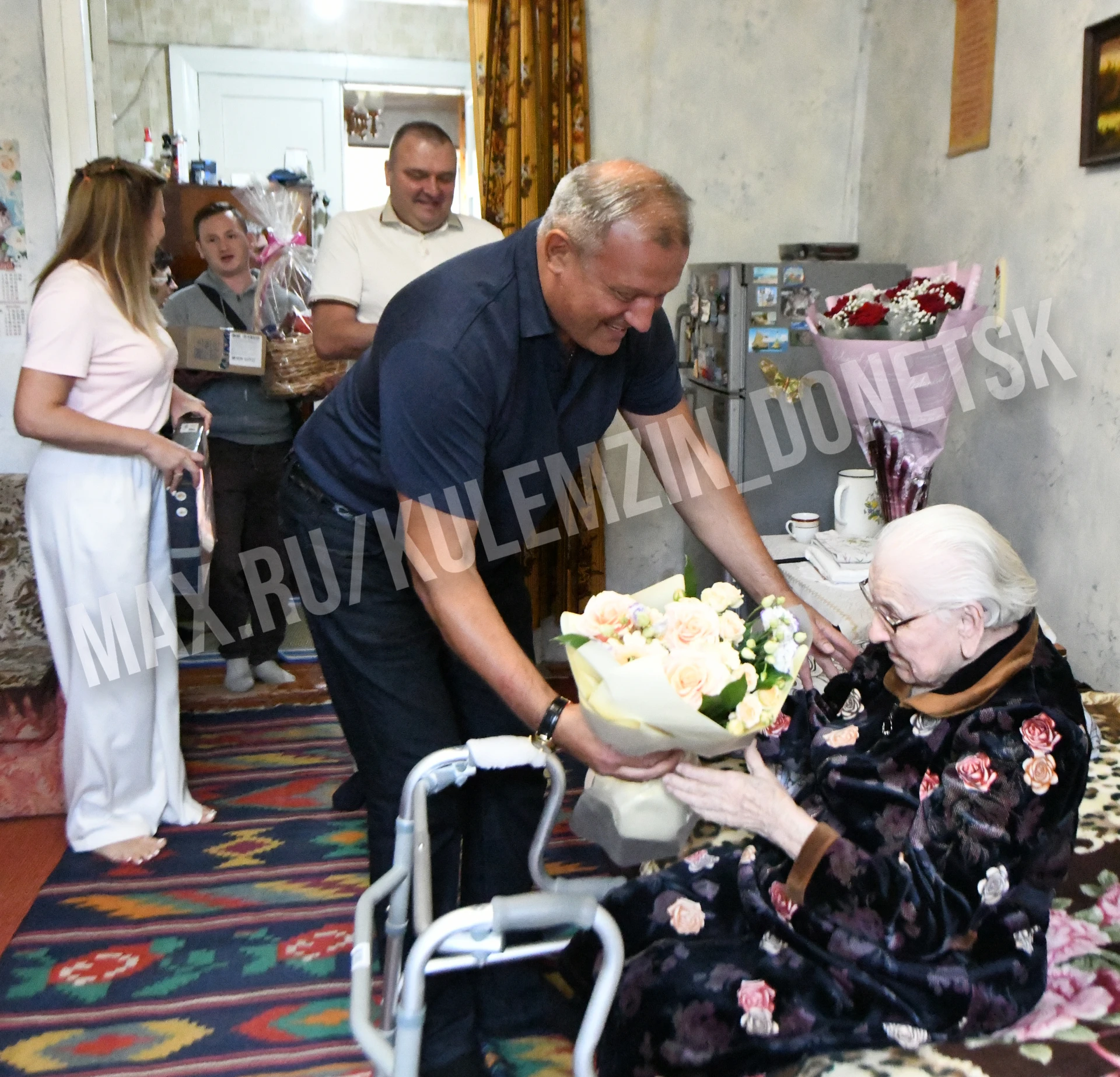 ⚡️ Со 100-летним юбилеем поздравил жительницу Кировского района Марию Федосеевну Слуту.