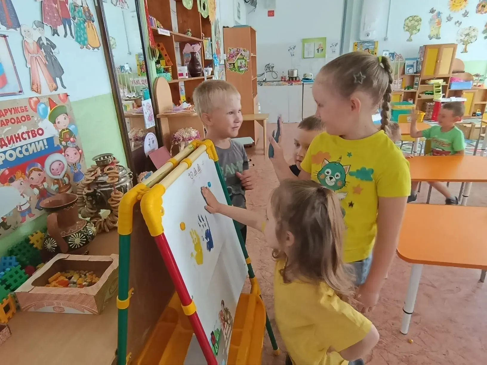 В старшей группе был проведён творческий эксперимент.🧑‍🔬