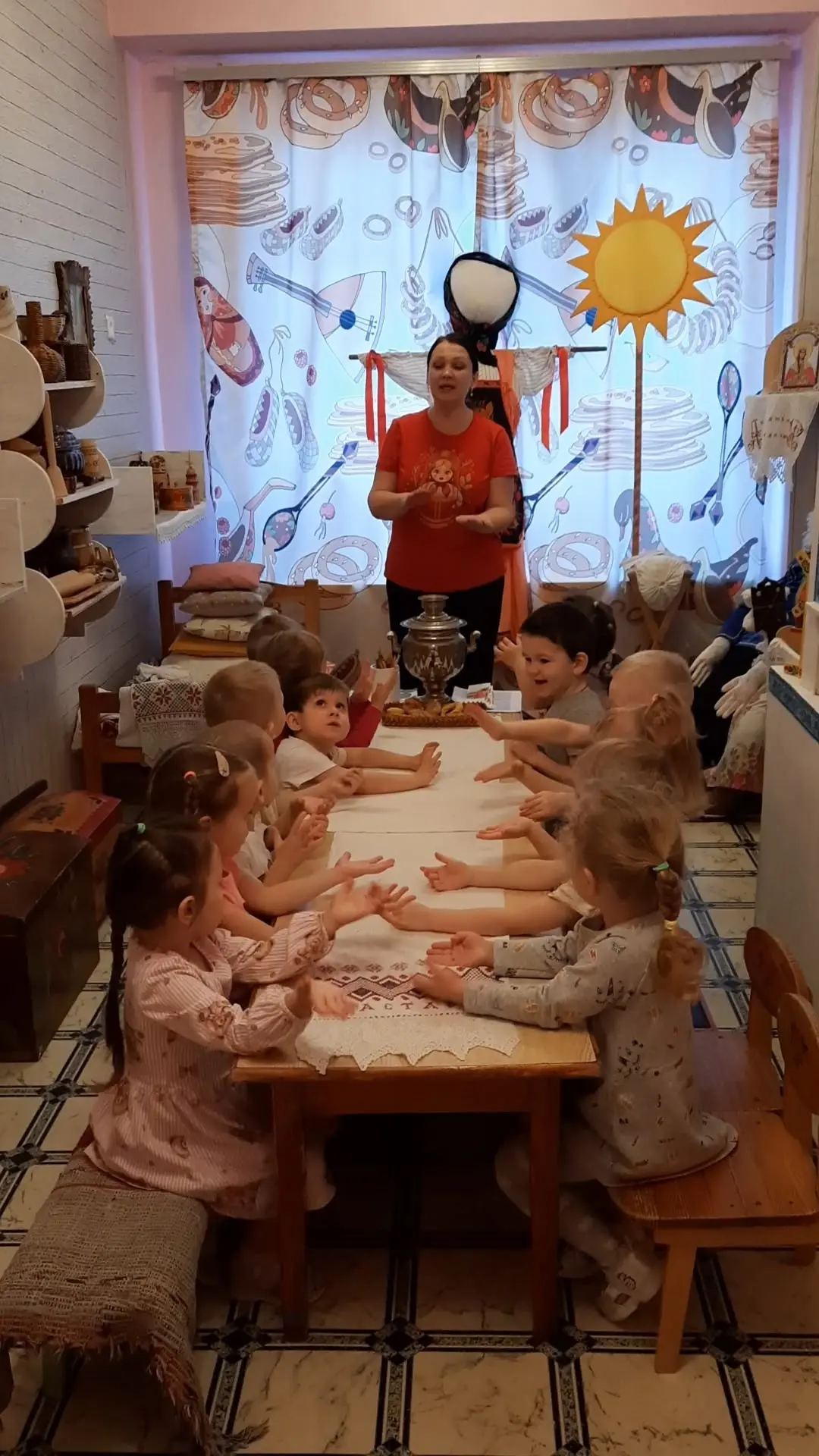Масленица - весёлый русский народный праздник, который знаменует конец зимы и начало ве...