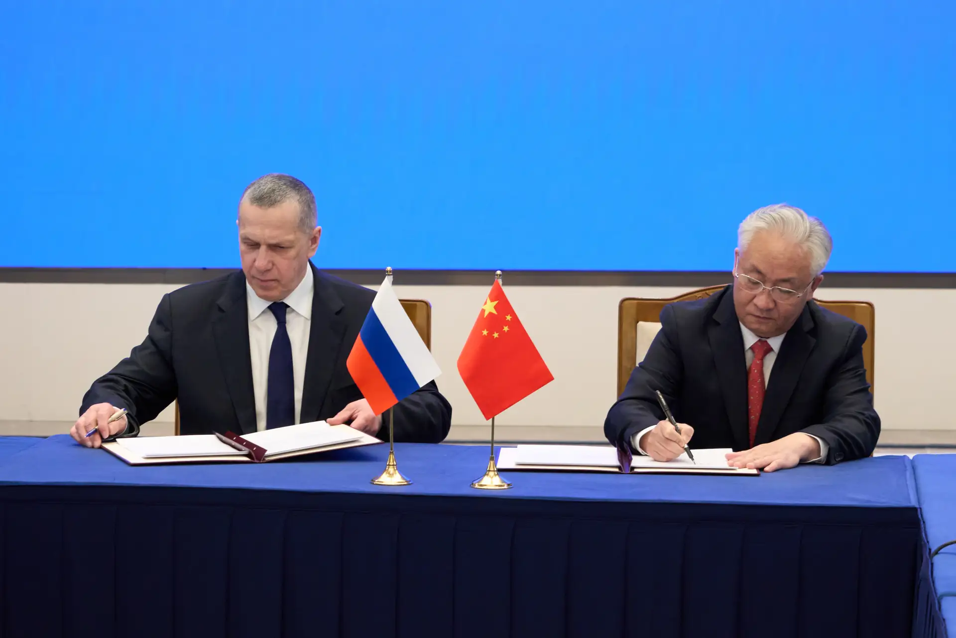 🇷🇺🇨🇳Юрий Трутнев: Правительство России открыто к диалогу и будет оказывать поддержку в реализации ки