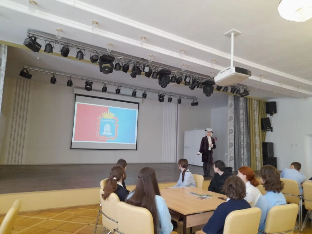 В рамках проекта "Пушкинская карта" 3 марта обучающиеся 8-х классов нашей школы приняли участие в кр