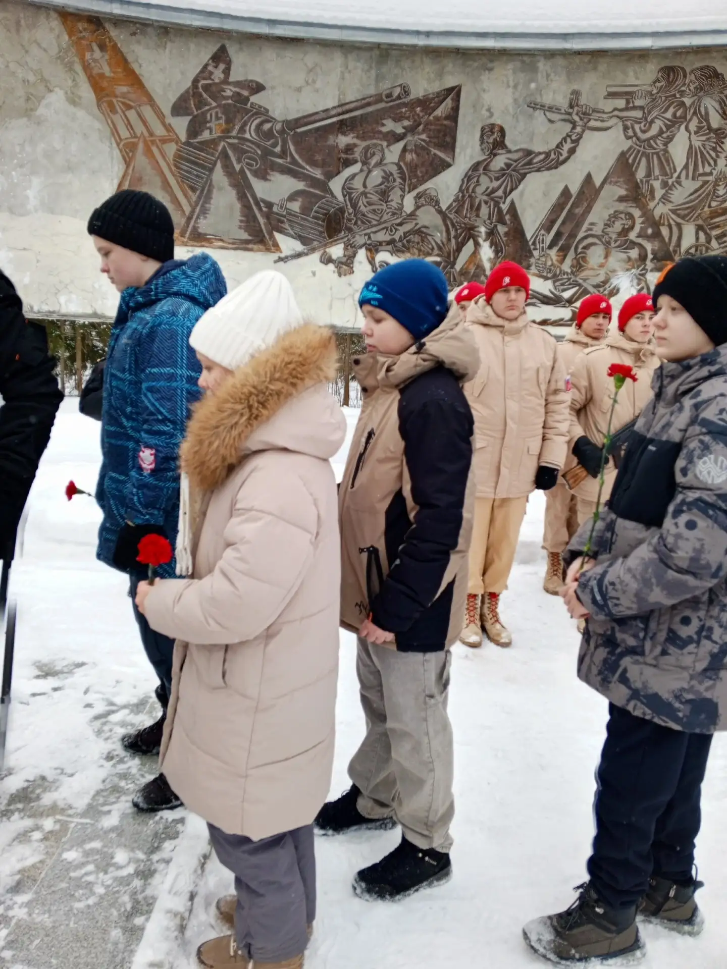 Благодарим Клуб "Надежда" и классного руководителя 6а класа Светлану Николаевну Дмитриеву за организ