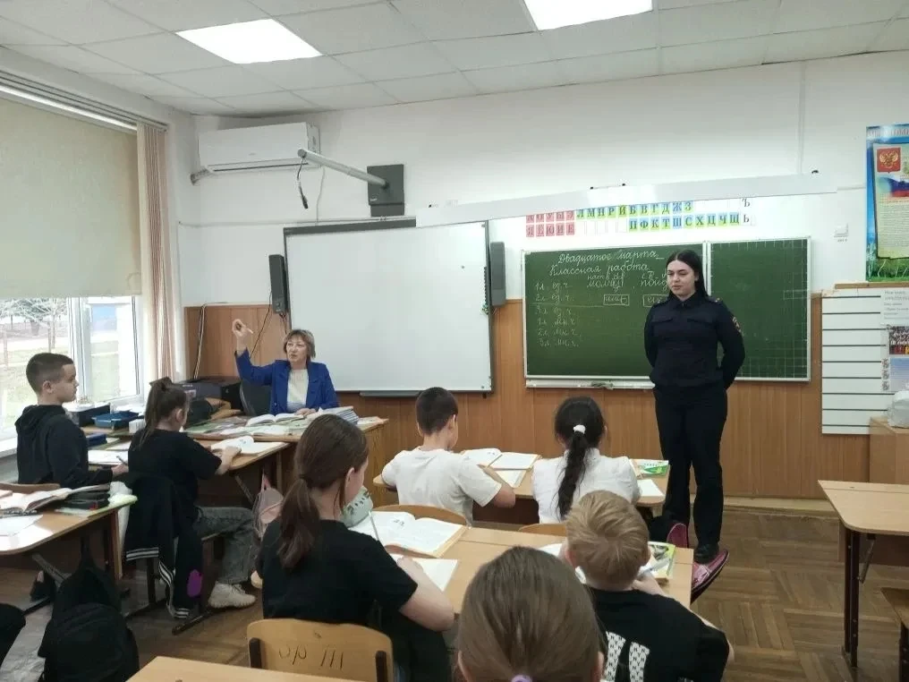 Неделя безопасности в школе № 6: Учимся быть внимательными и ответственными 🚦🔥 В нашей школе прошла 
