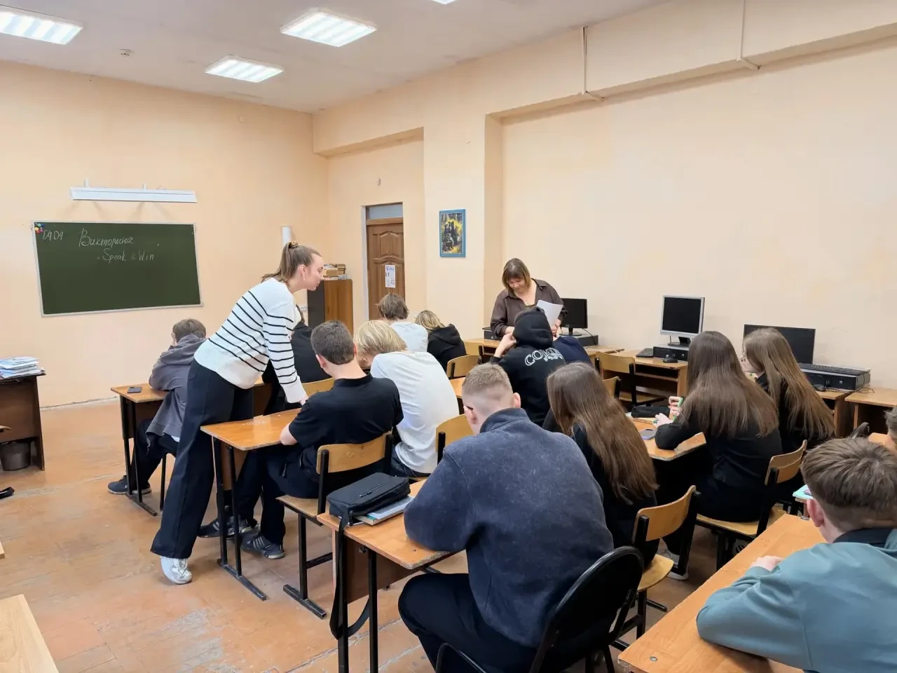 🇬🇧 На отделении туризма и сферы услуг Ейского полипрофильного колледжа студенты групп ПВ-11 и ПВ-12 