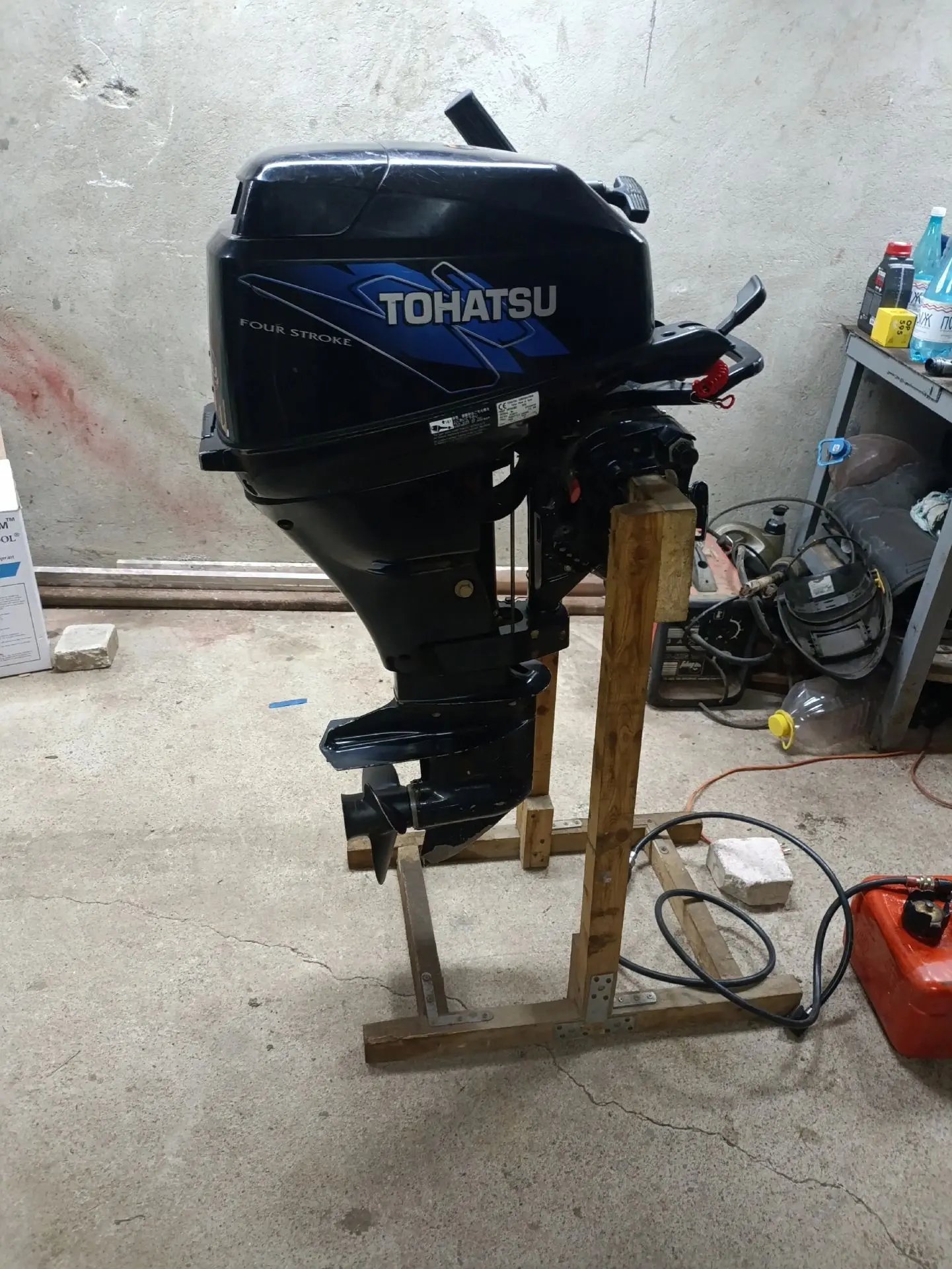 Продам лодочный мотор TOHATSU MFS18B2 2007 г.в. в хорошем состоянии.