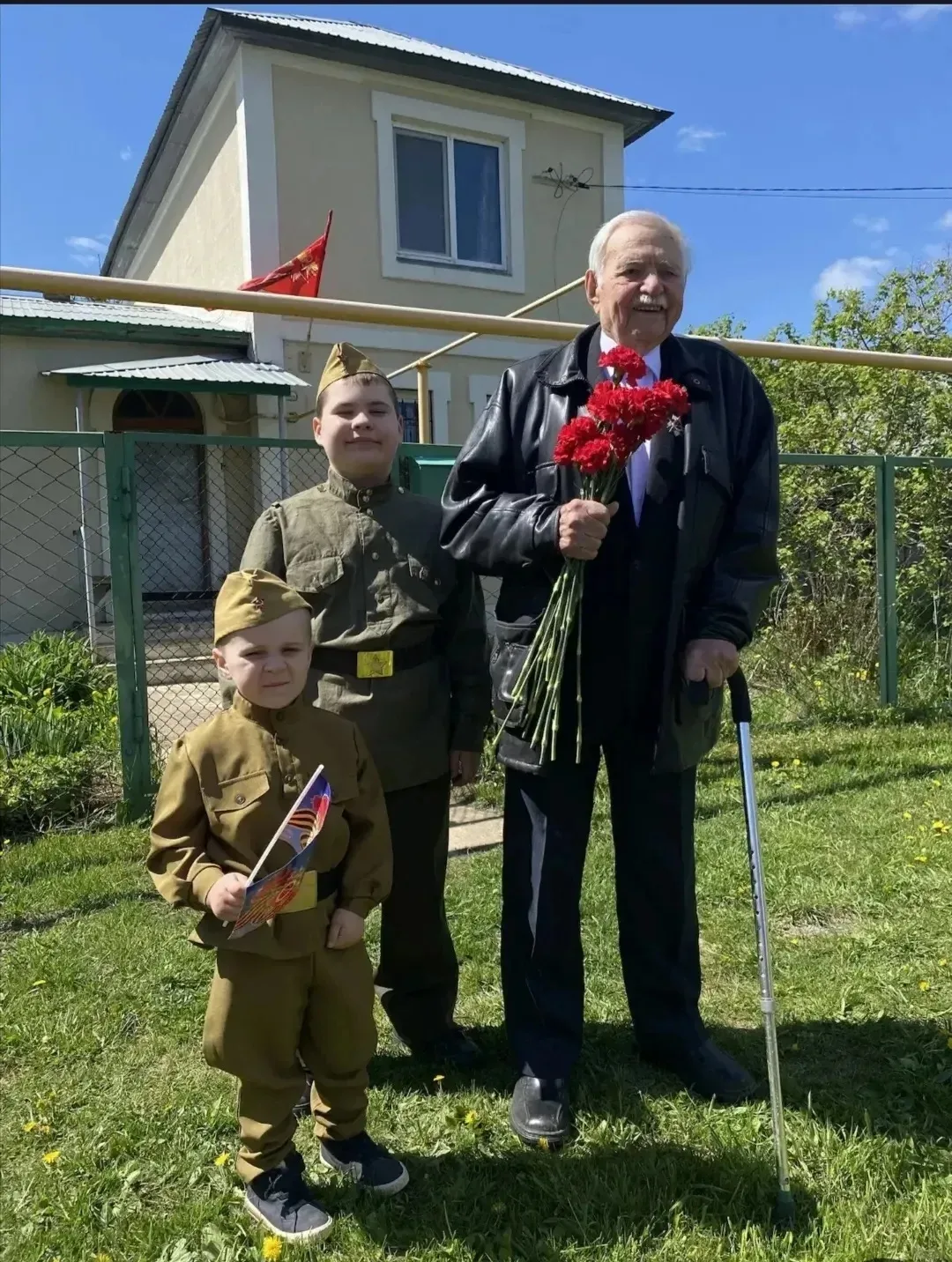 🔥Вечный огонь нашей благодарности  🇷🇺 9 мая, в день Великой Победы, тысячи россиян собираются возле 
