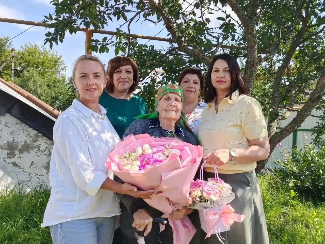 95 лет мудрости и любви к жизни! 🎂

В селе Курапово поздравили с юбилеем Анну Петровну Деньщикову. 