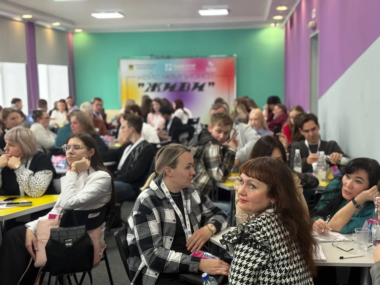 📣В Академии сервиса прошел кейс-чемпионат «Живи», в котором участвовали наши преподаватели!  Этот че