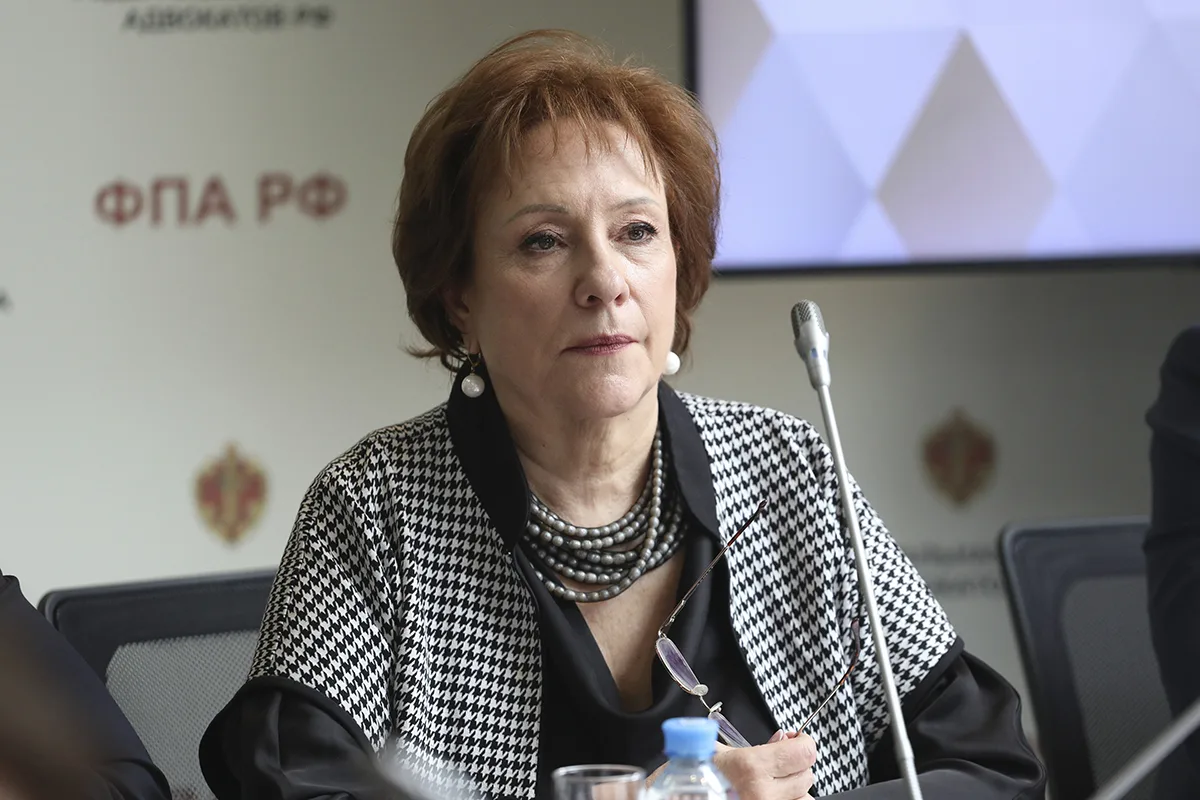На сайте ПМЮФ опубликована статья президента Федеральной палаты адвокатов Российской Федерации Светл