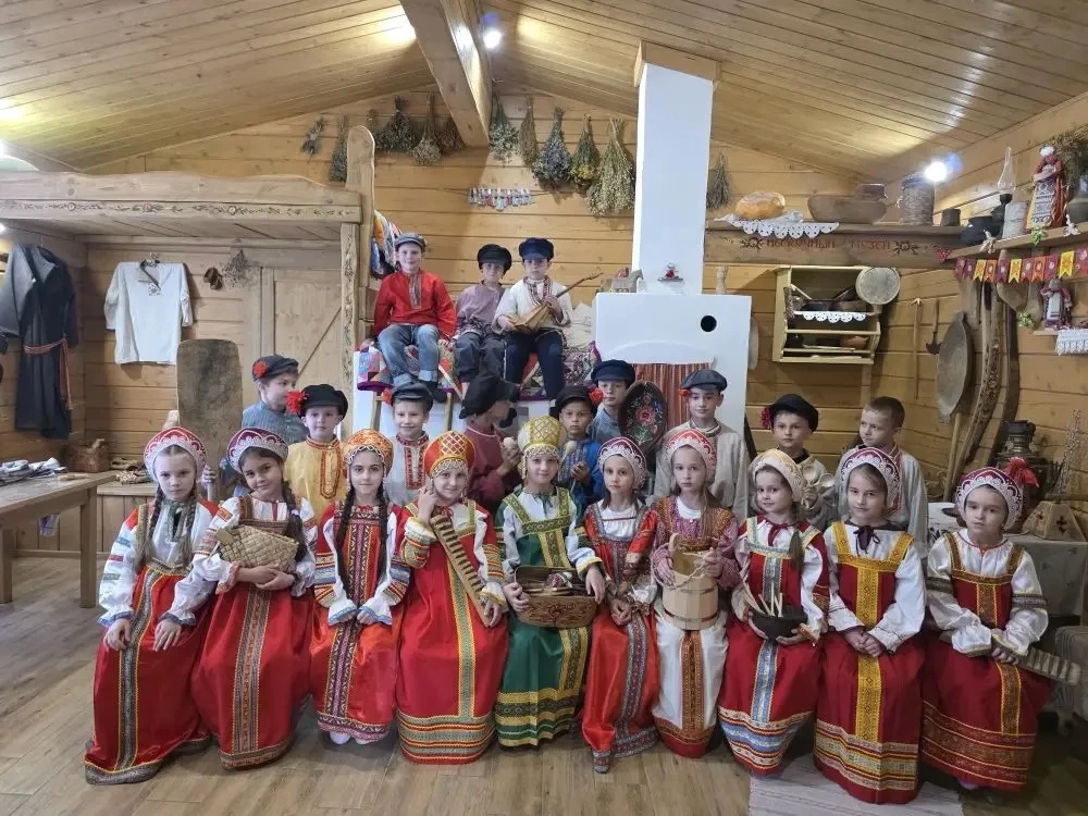 26 мая учащиеся 2а 2б классов посетили  город Суздаль. Это город-музей под открытым неб...