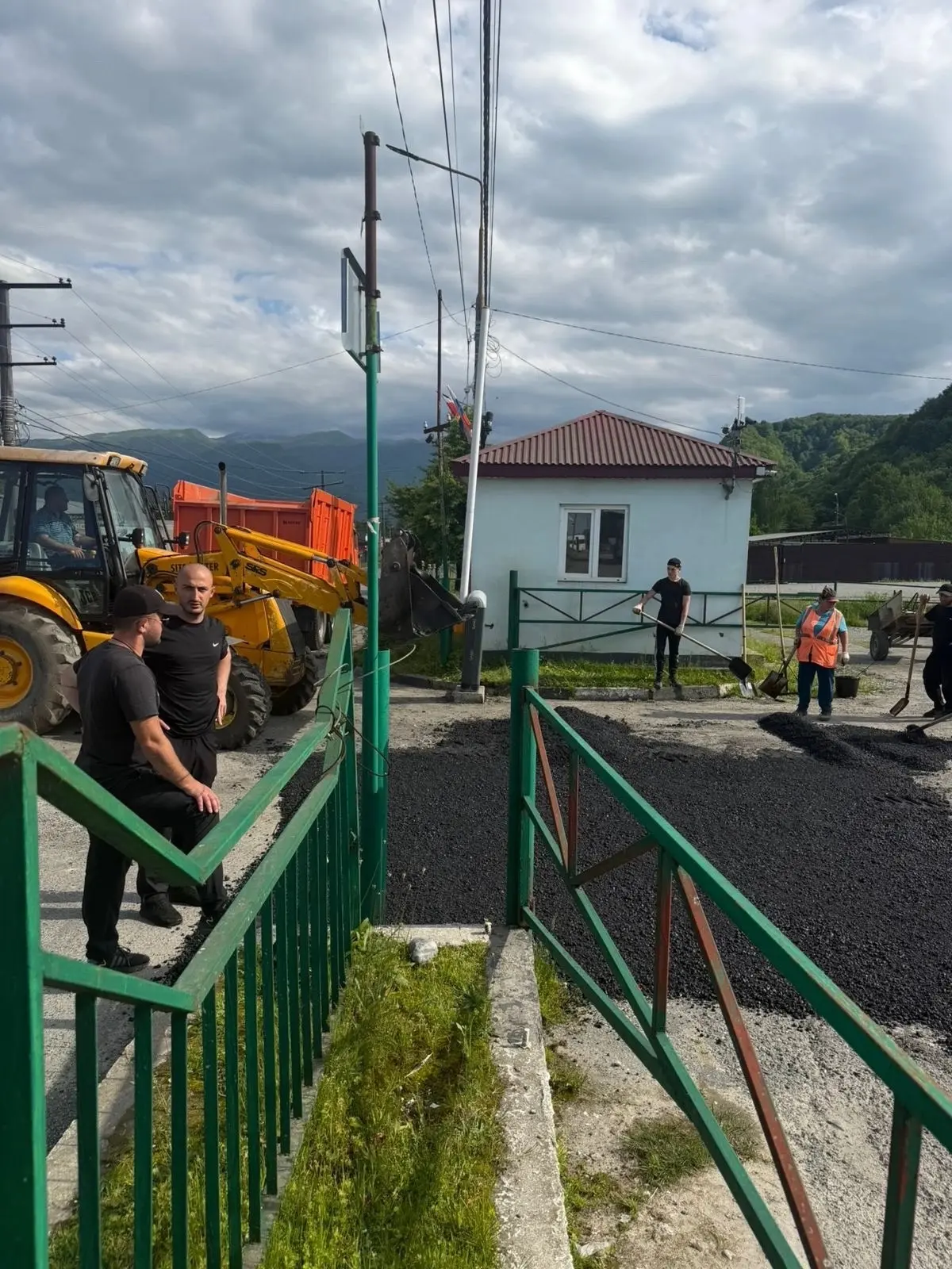 Въезд на автостанцию в Алагире приведён в порядок