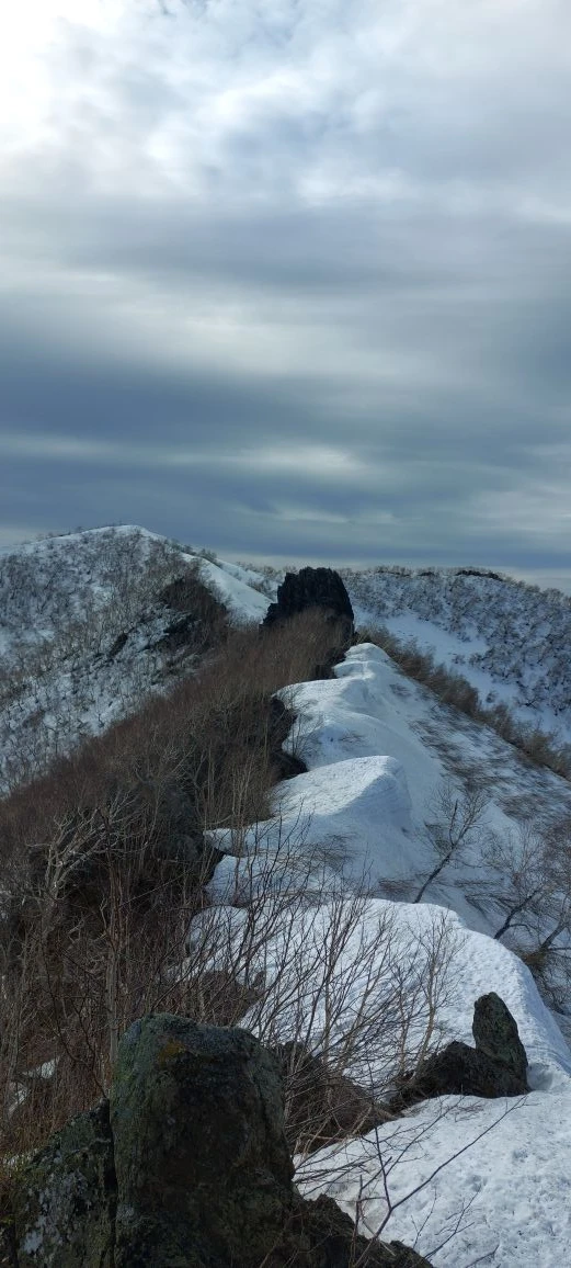 Камчатский камень,  гора Раковая. 12 июня 2026 г. 09:00.
Снега ещё хватает.

@kbgsras