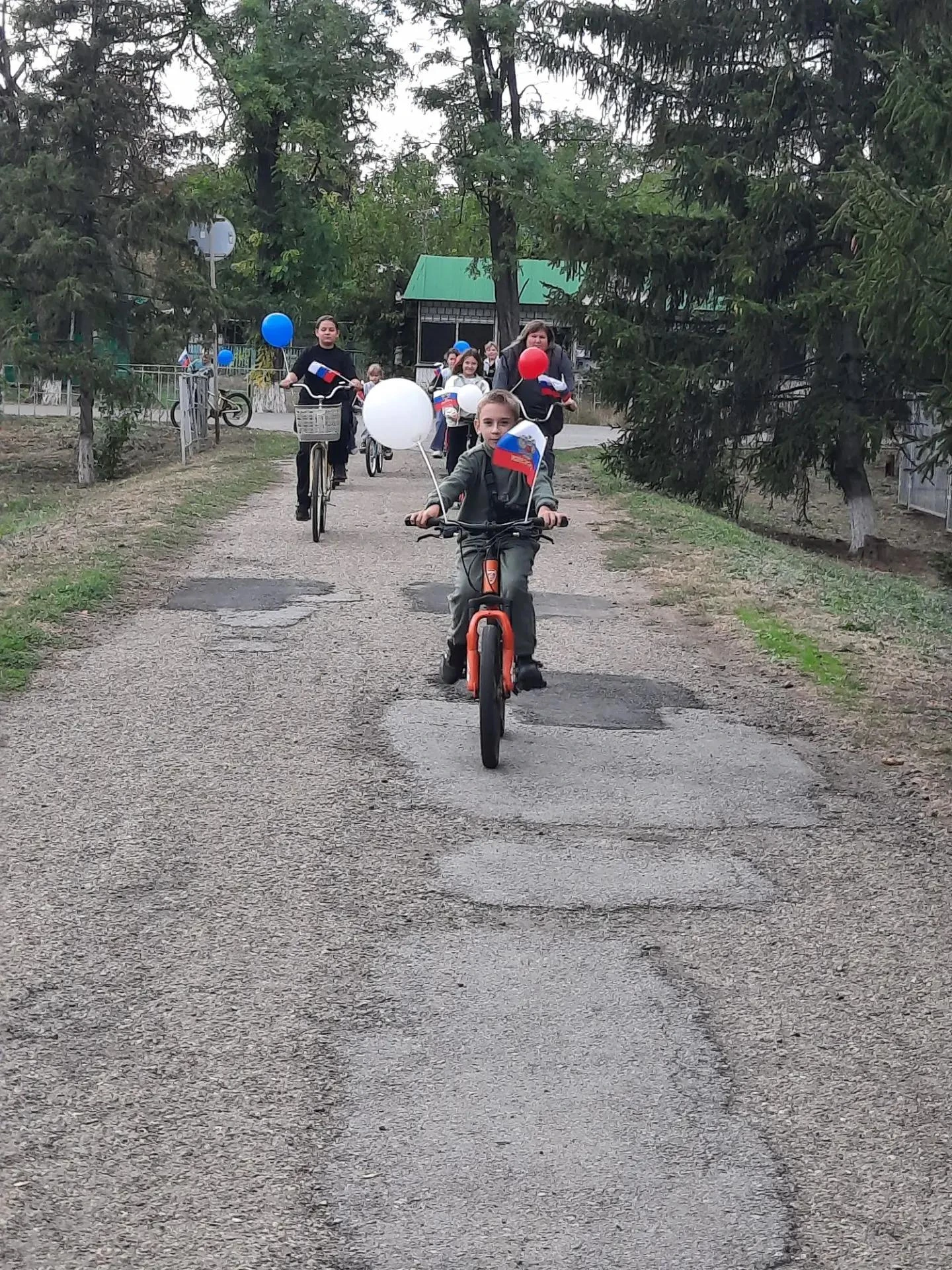 Сегодня, День воссоединения Донецкой Народной Республики, Луганской Народной Республики...