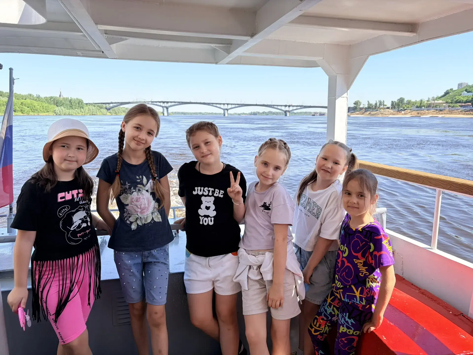 🚢 1 «А» класс завершил учебный год яркой прогулкой на теплоходе!