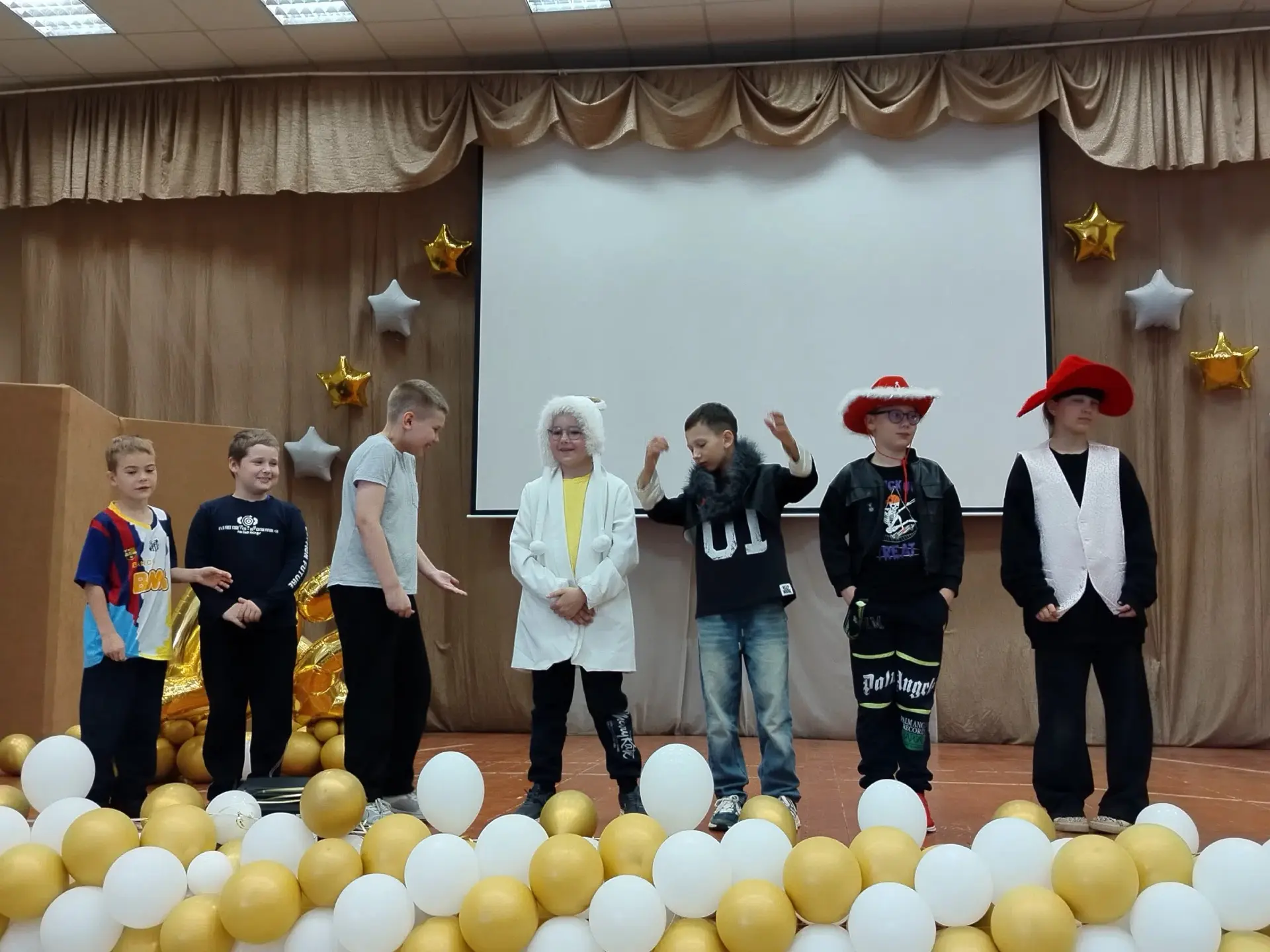 🌞 Четвёртый день в лагере «Непоседы»: безопасность, спорт и театр! 🌞