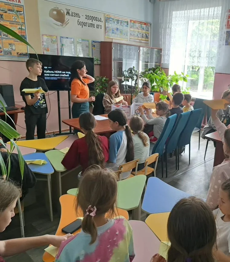 ✈🎈️В преддверии праздника Дня защиты детей,советник директора по воспитанию и взаимоде...