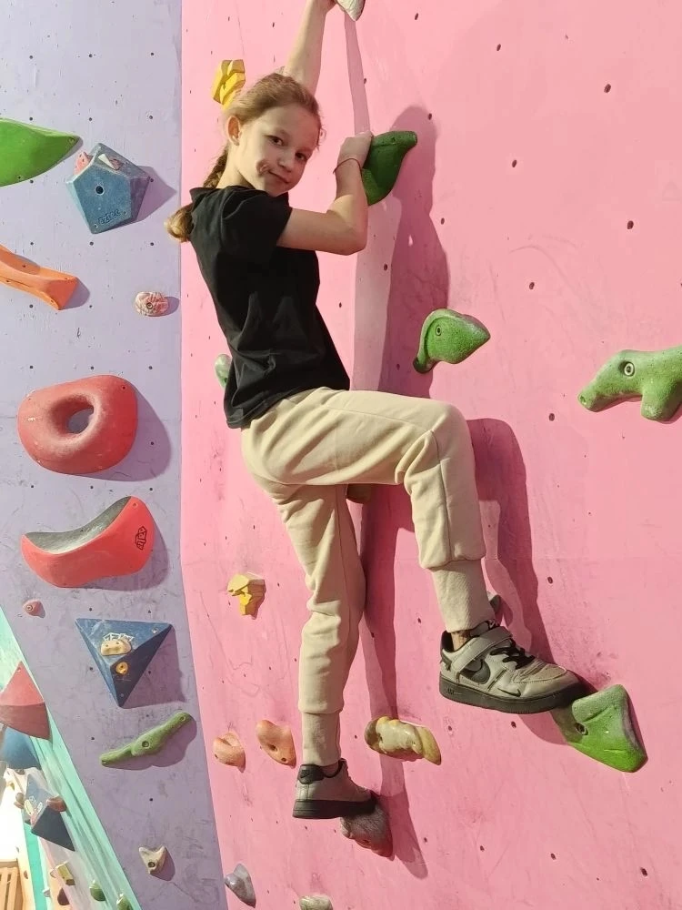 🧗‍♂️ У каждого своя вершина: ребята из Рубцовского района покоряют скалодром! На нашем скалодроме пр