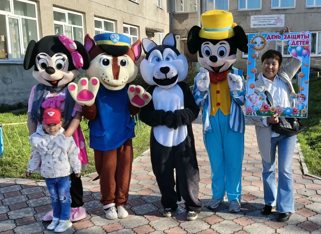 В преддверии яркого праздника, когда воздух наполнен предвкушением волшебства, студенче...