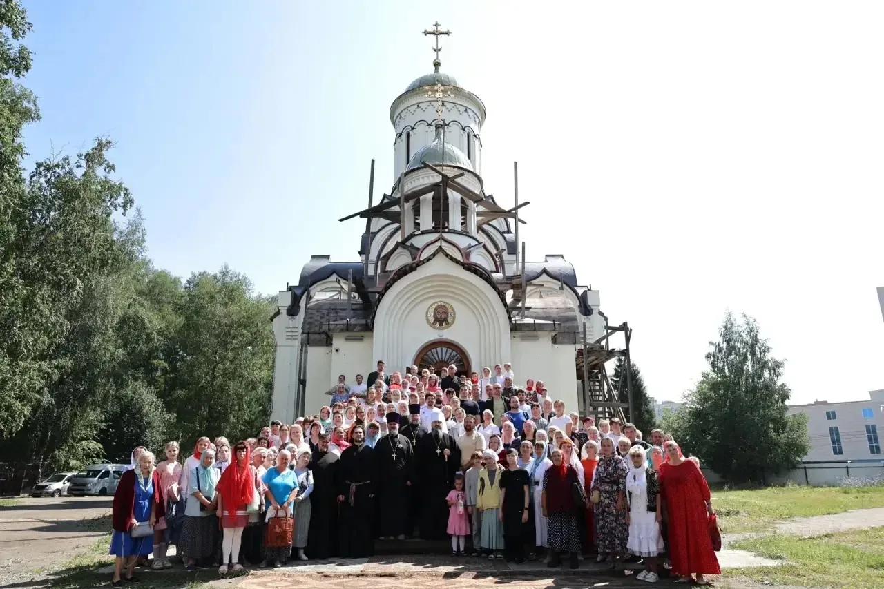Молитва за защитников 

🙏 17 июля, в день памяти святых Царственных страстотерпцев, участницы групп