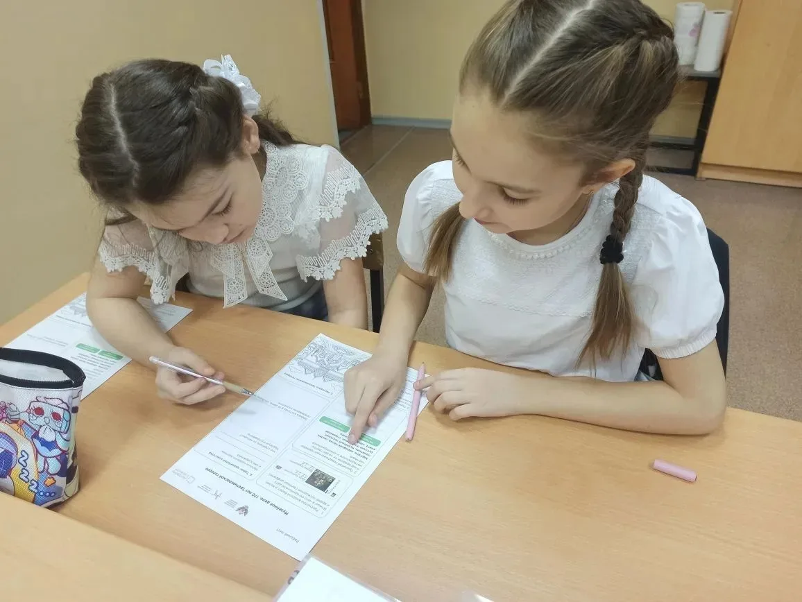 💥Разговор о важном во 2 Е классе прошёл с виртуальной экскурсией в Третьяковскую галерею🖼️  Дети пос