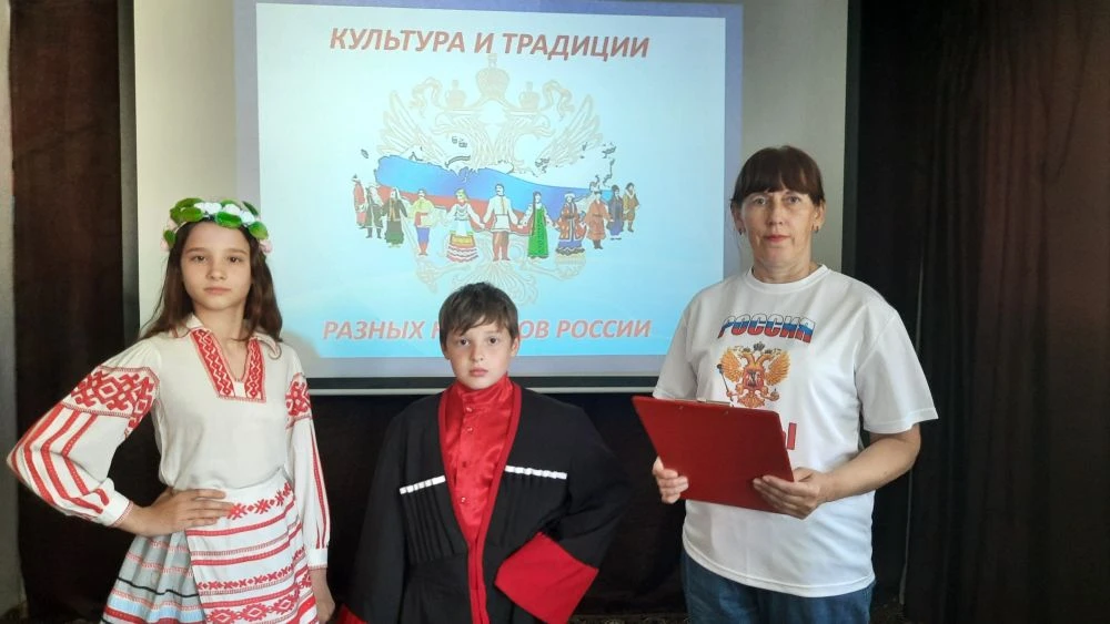 По решению президента РФ Владимира Путина 2026 год объявлен Годом единства народов Росс...