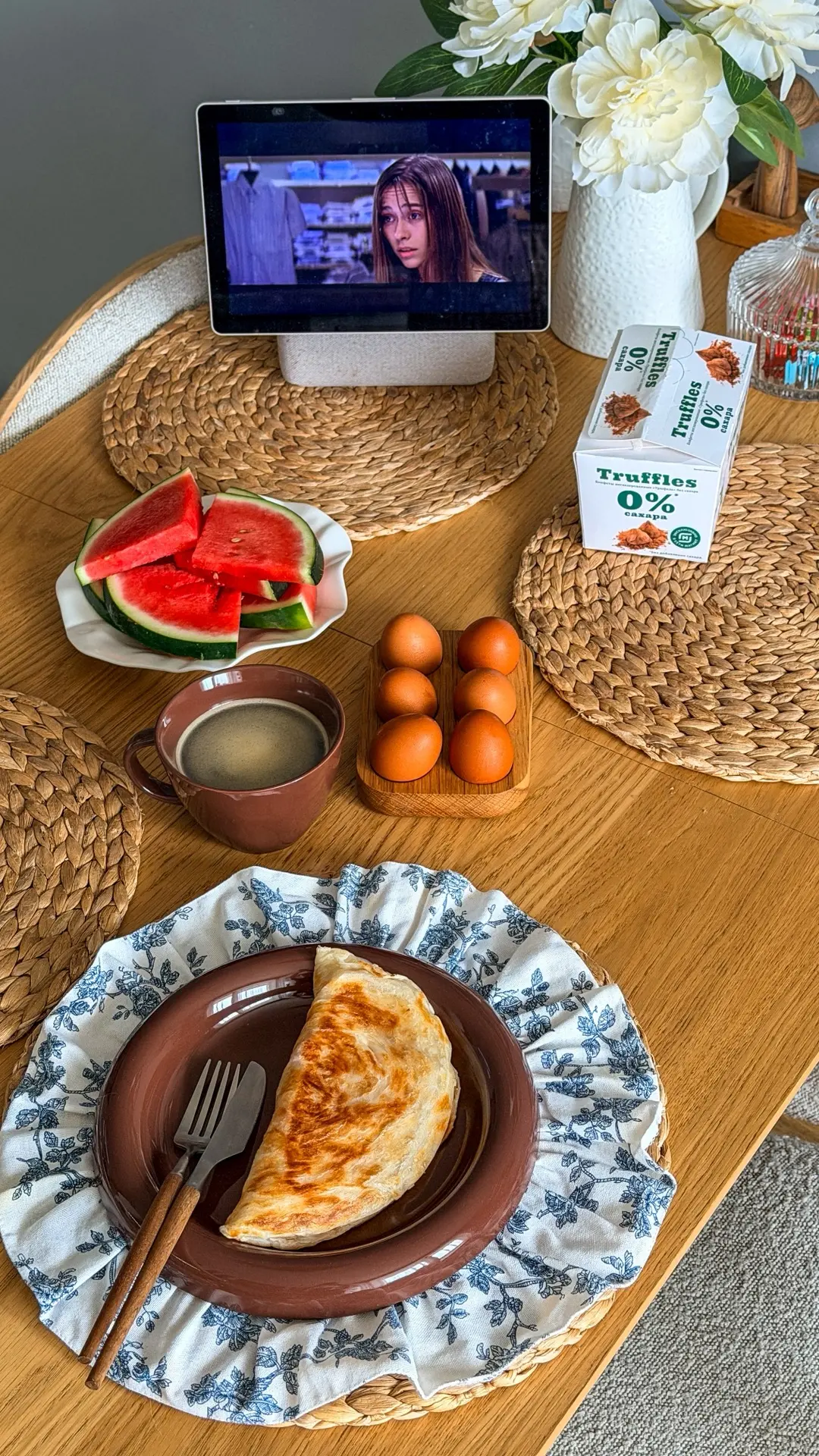 Капец как вкусно что угодно завернуть в лепёшки роти🤤 и пожарить, я беру в Лавке обычные роти, но в