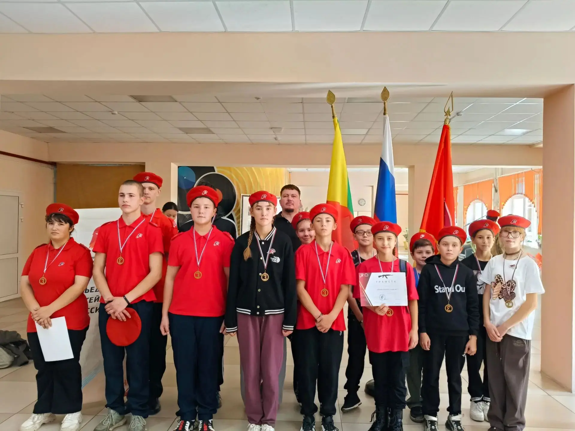 🏆 Наши юнармейцы — в тройке лучших! Поздравляем отряд «Щит Отечества имени героя СВО М...