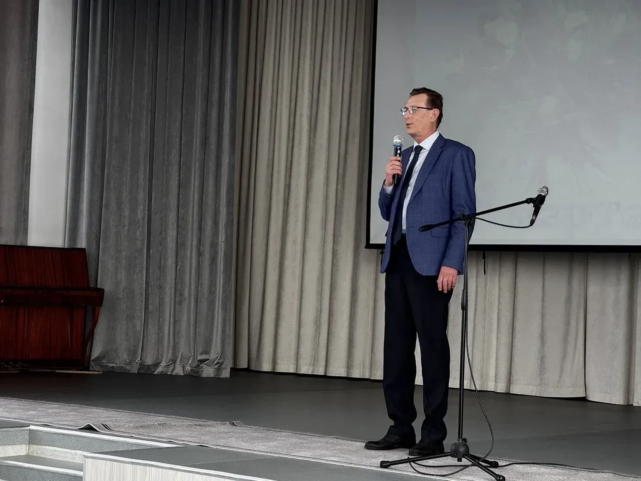 💐Сердечные поздравления с 8 Марта!  Сегодня в нашей школе царила по-настоящему весенняя, тёплая и пр