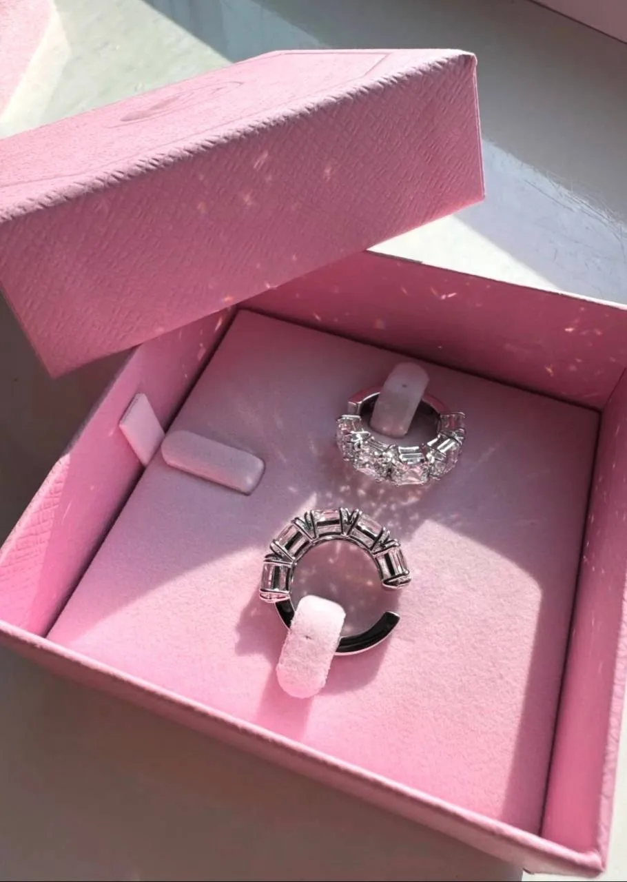 Эффектные каффы Swarovski Millenia с крупными прозрачными кристаллами огранки baguette ✨