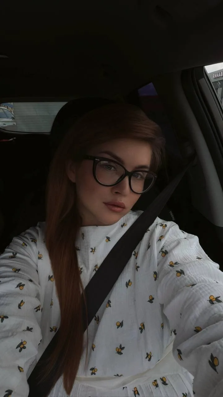 Всем привет! Меня Зовут Алина, мне 36 лет 😉
