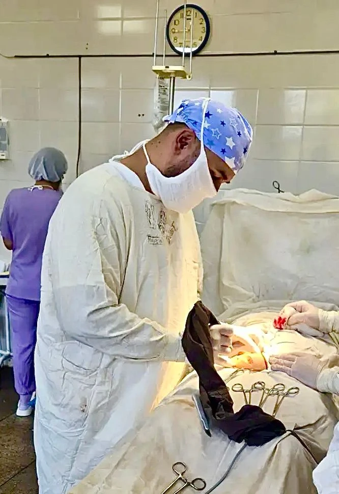👨🏻‍⚕️Новый врач из Кропоткина за полгода провел более 100 лапароскопических операций

В рамках нац
