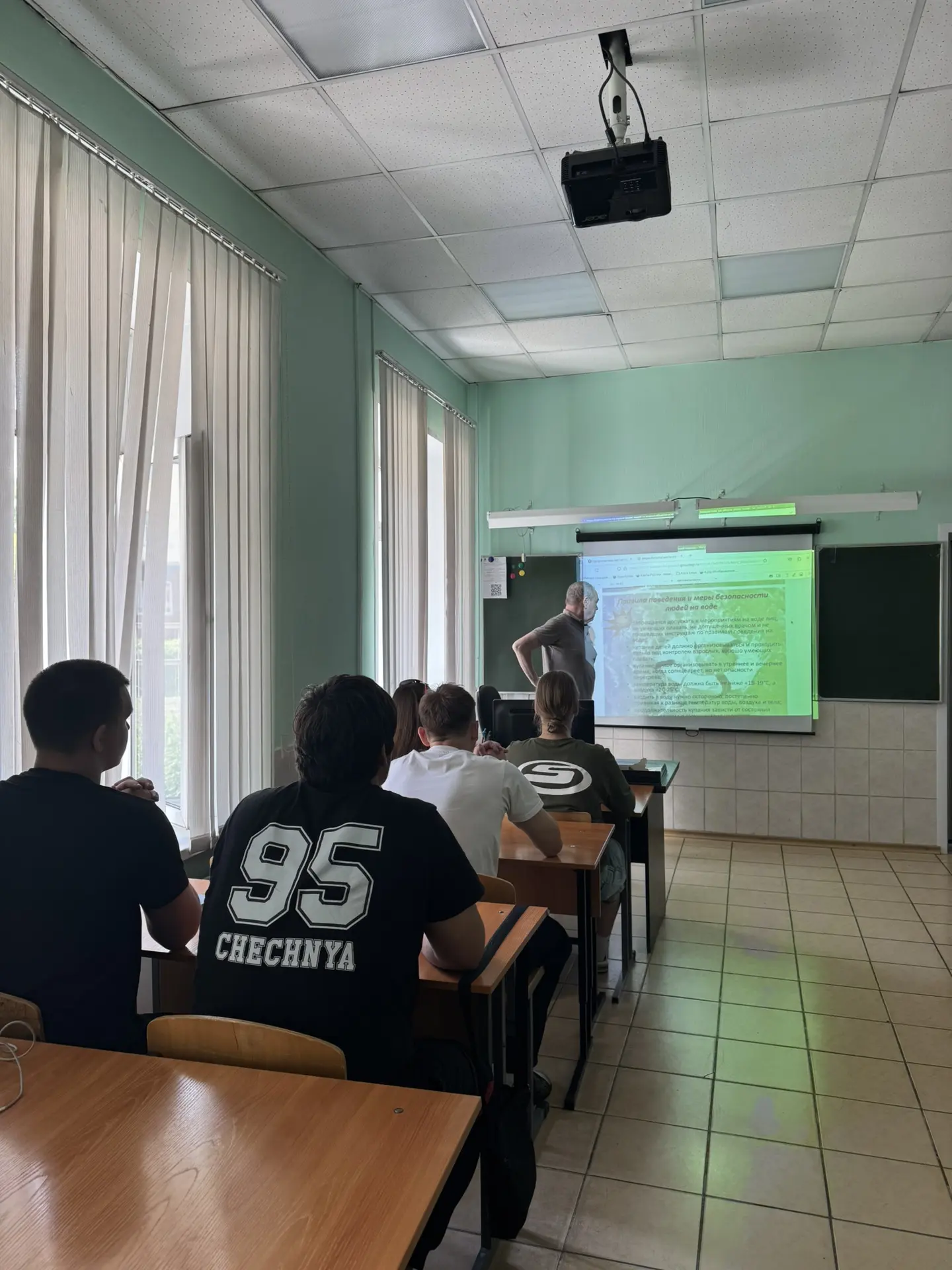 🌊 Безопасное лето начинается с знаний! ☀️В ГПОУ «УОР Кузбасса» прошли уроки безопасности, посвящённ