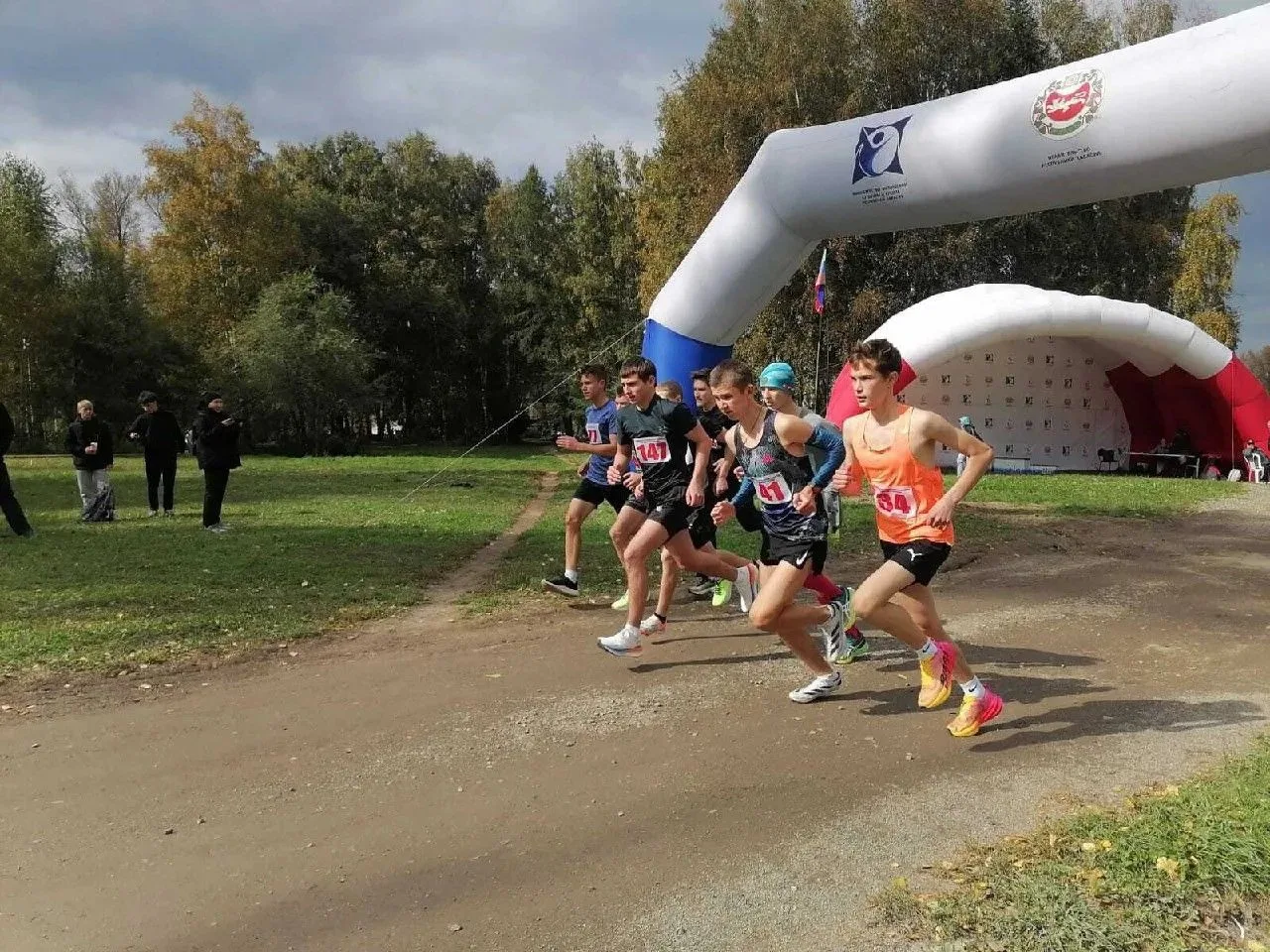 🏃🏻‍♂️🏁Массовые соревнования по легкоатлетическому кроссу пройдут сегодня в Черногорске