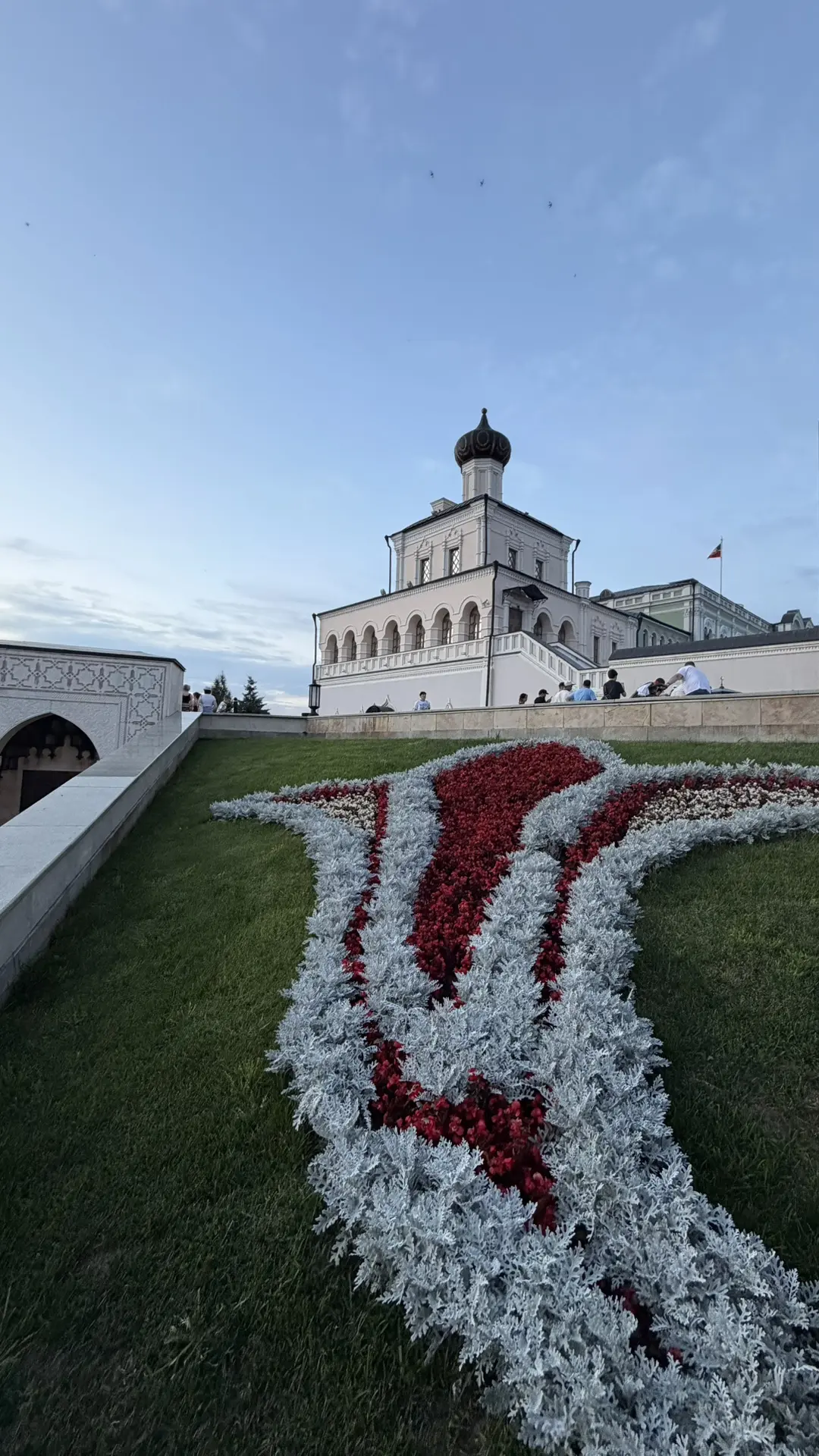 Совсем забыла показать прогулку по вечерней Казани.