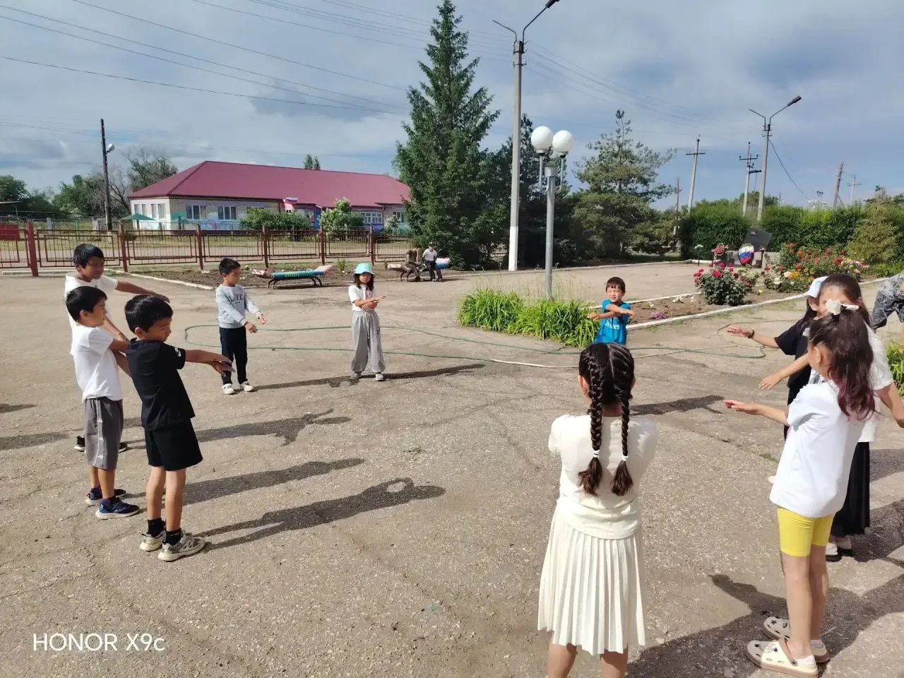 Сегодня в нашем пришкольном лагере царила атмосфера серьезности и, в то же время, весел...