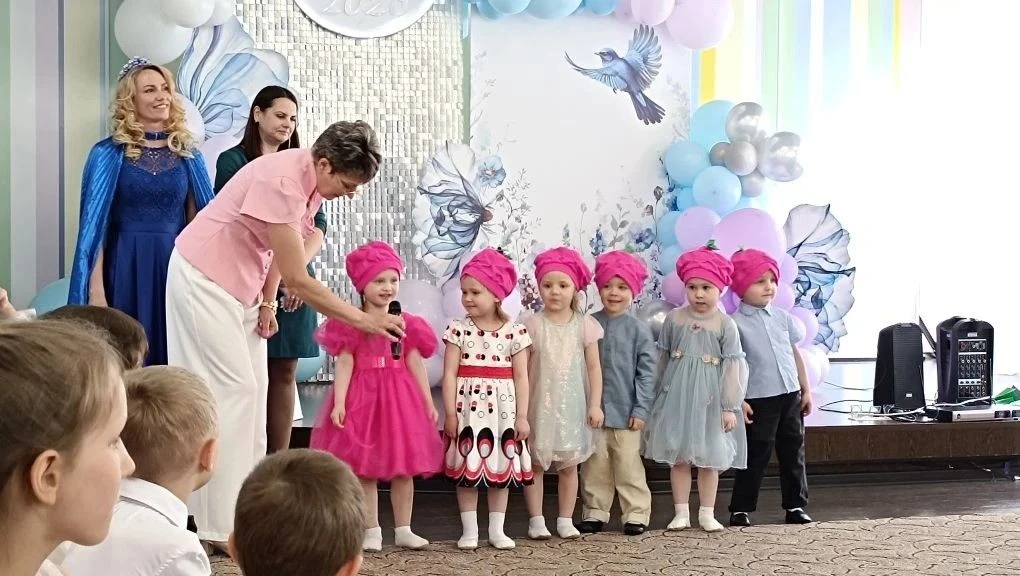 🎉🎓 Слёзы радости и море талантов: выпускной в дошкольном отделении № 2  Друзья, продолжаем рассказыв