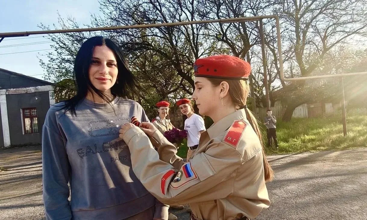 В преддверии Дня Победы активисты Движения и юнармейский отряд «Адреналин» Стахановской средней школ
