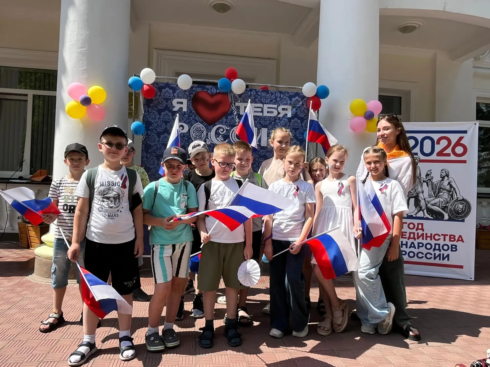 🇷🇺✨О Родине — с любовью и гордостью!
Воспитанники отряда «Лучики» пришкольного лагеря «Солнышко» п