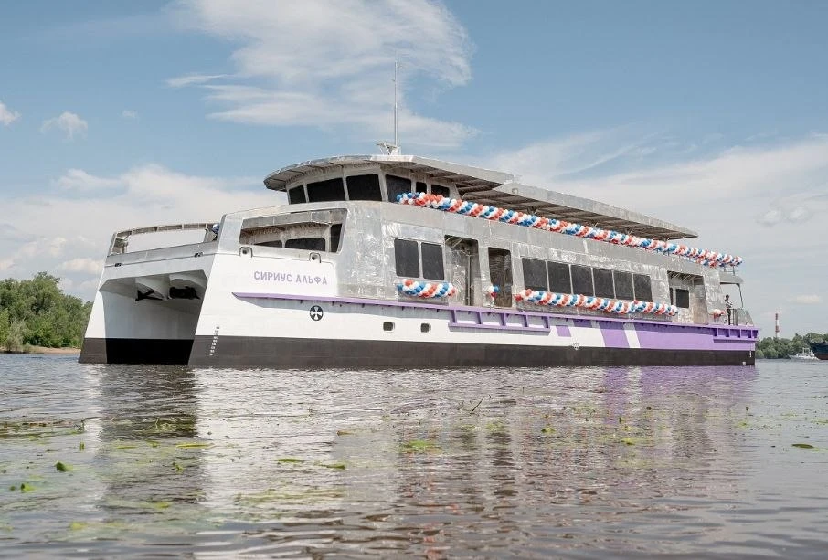 🛥 В Самарской области спустили на воду новый катамаран на 300 пассажиров