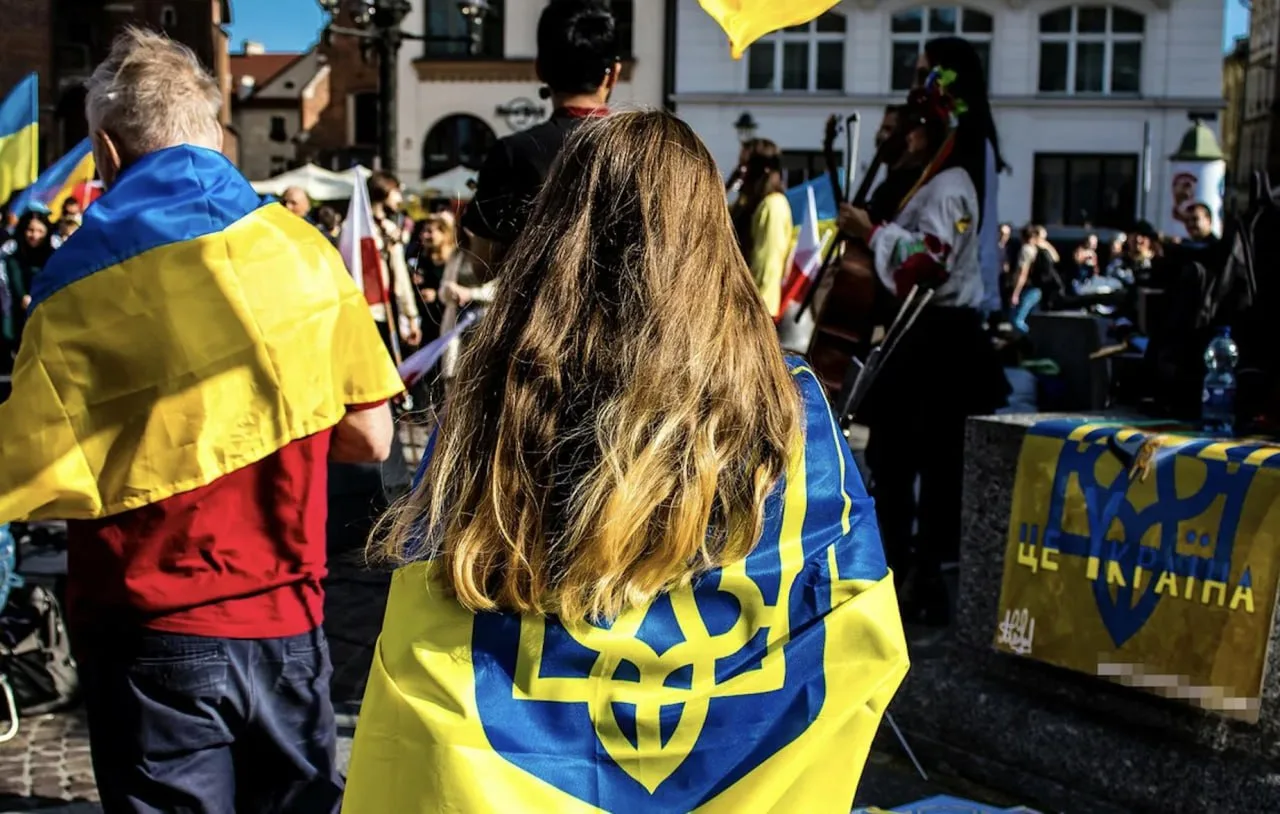 Украинские беженцы массово бегут из Польши: в июне страну покинули 6 тысяч граждан Укра...