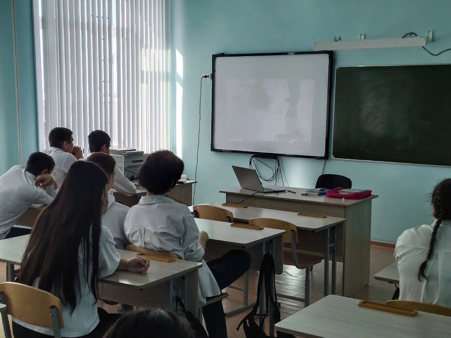 В рамках профилактической разъяснительной работы во всех школах округа для старших клас...