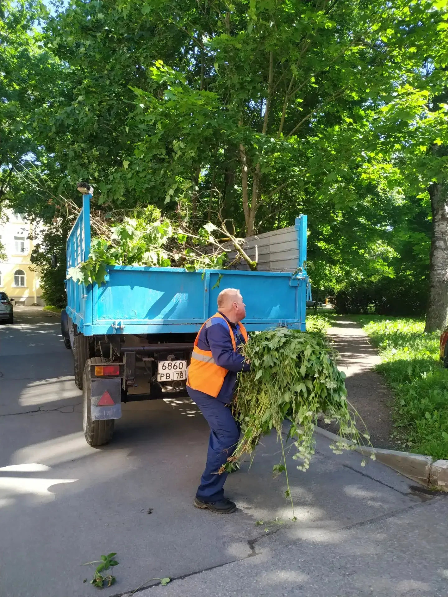 🌿🏡 Завершаем рабочую неделю продуктивно!

✅ Мытьё окон:
📍 Бульвар Разведчика, д. 8, корп. 1 (4-я 